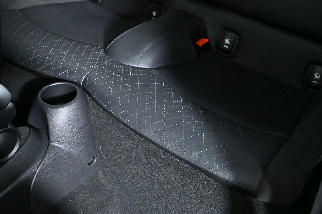 Used 2021 MINI Cooper 2-Door Hardtop image 26