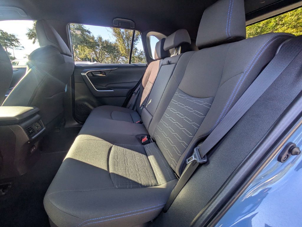 Used 2024 Toyota RAV4 SE AWD/4WD image 17