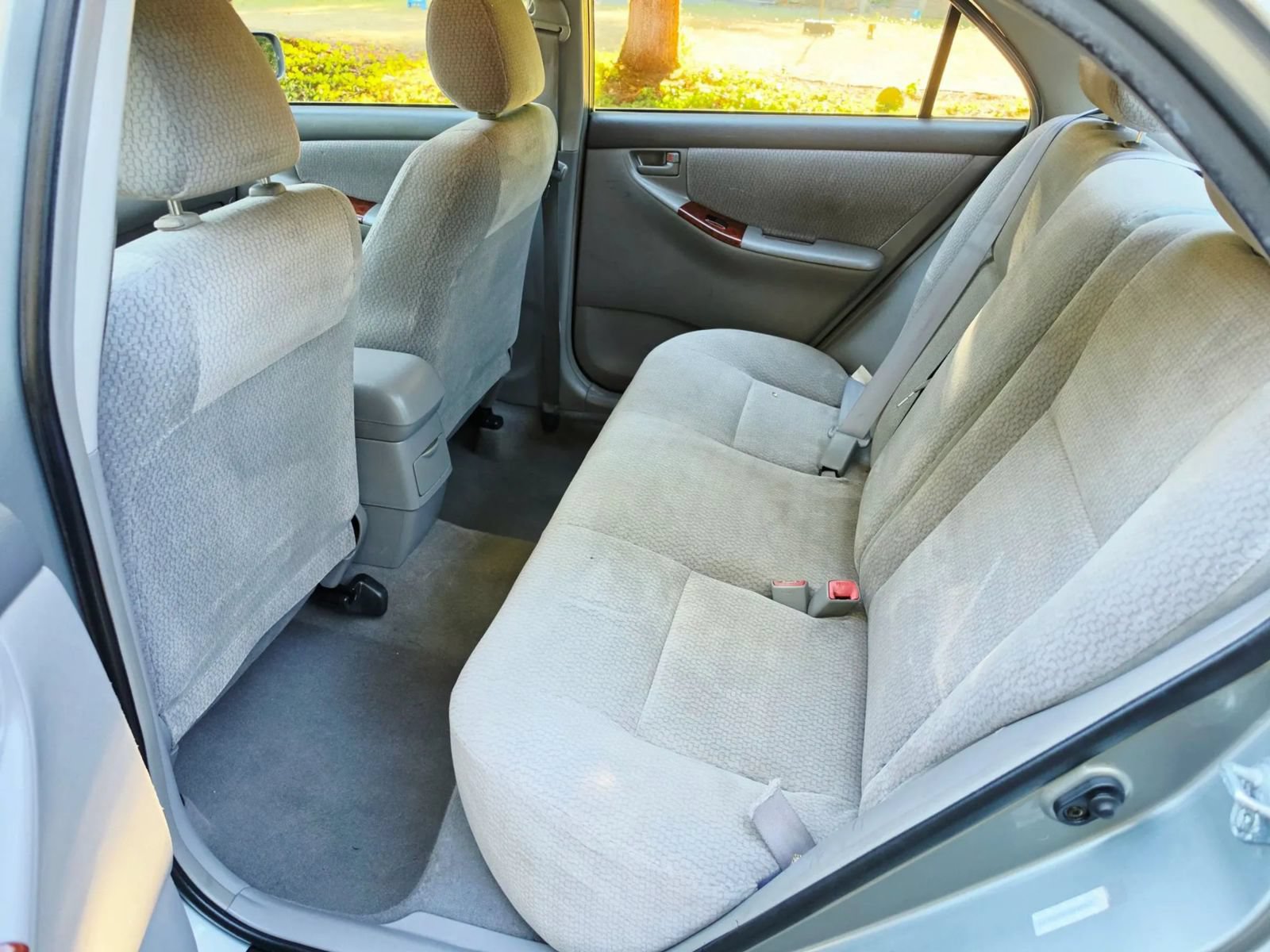 Used 2004 Toyota Corolla LE FWD image 10