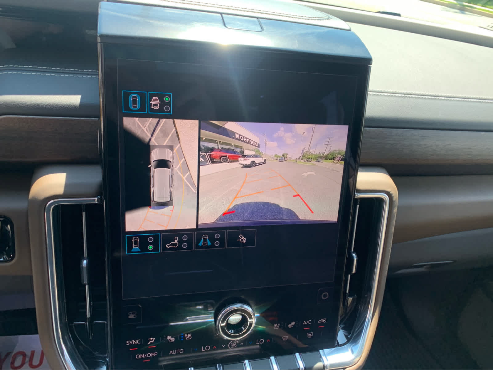 Used 2025 GMC Yukon Denali Ultimate AWD/4WD image 18