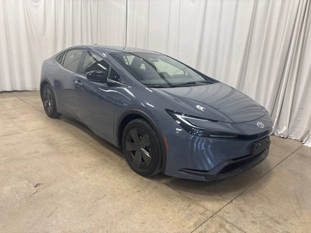 Used 2025 Toyota Prius LE FWD image 1