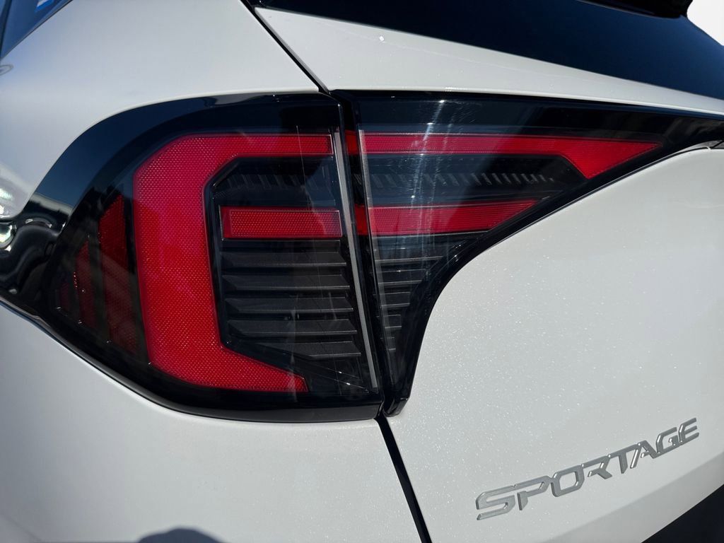 New 2026 Kia Sportage LX image 21