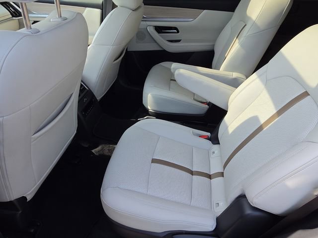 Used 2024 MAZDA CX-90 3.3 Turbo w/ Premium Plus Pkg image 12