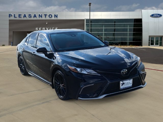 Used 2023 Toyota Camry XSE FWD image 7