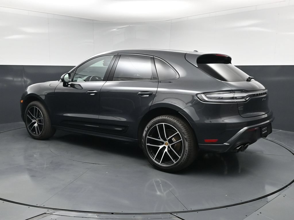 Certified 2025 Porsche Macan AWD/4WD image 3