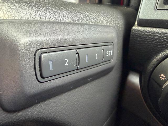 Used 2021 Nissan Titan PRO-4X w/ Pro-4x Convenience Package image 23