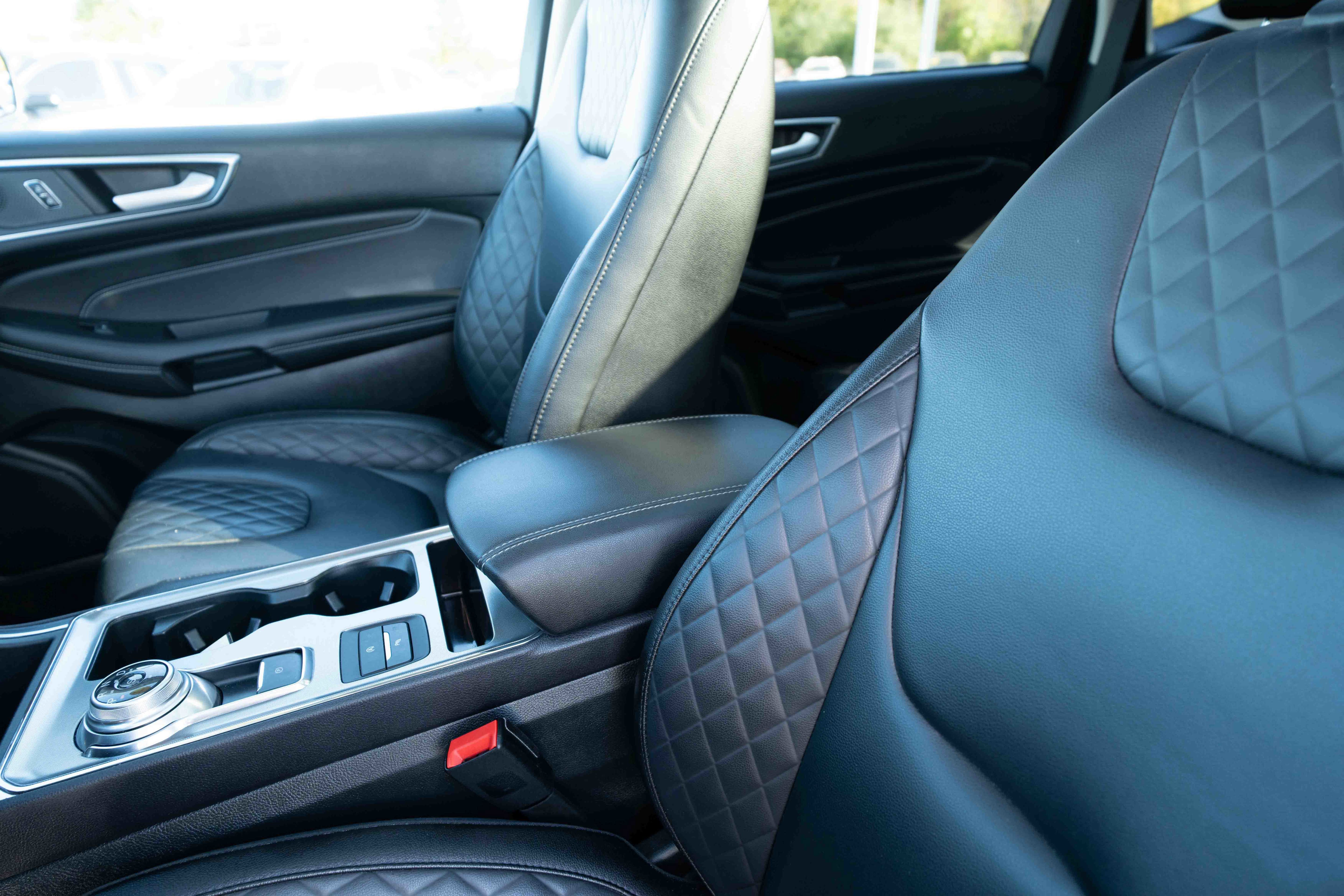 Used 2024 Ford Edge Titanium image 10