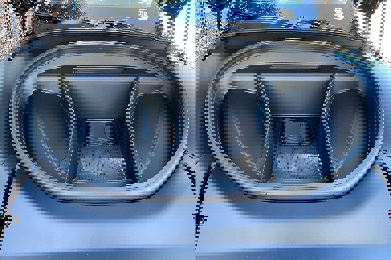 New 2025 Volvo EX90 Ultra w/ Protection Package Premier image 13