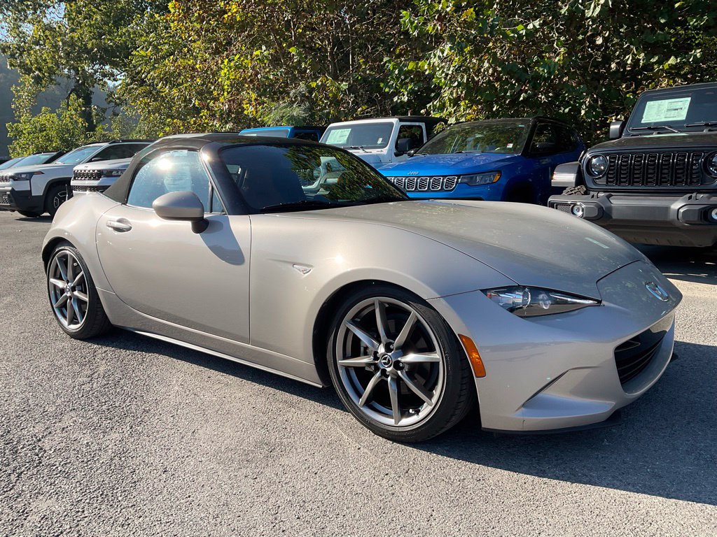 Used 2023 MAZDA MX-5 Miata Grand Touring RWD image 7
