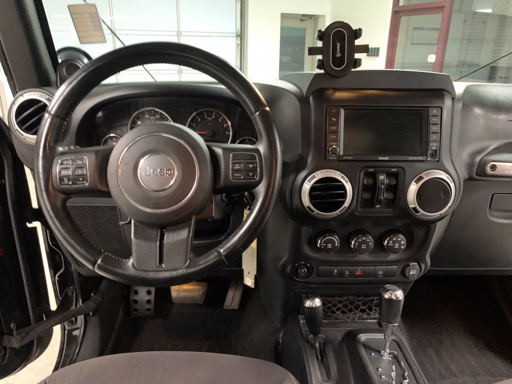 Used 2013 Jeep Wrangler Unlimited Sahara w/ Dual Top Group AWD/4WD image 17