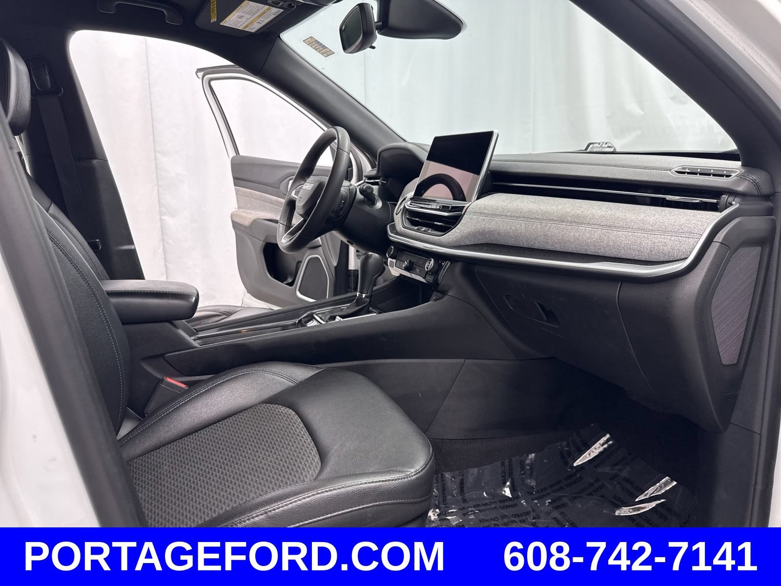Used 2024 Jeep Compass Latitude AWD/4WD image 25