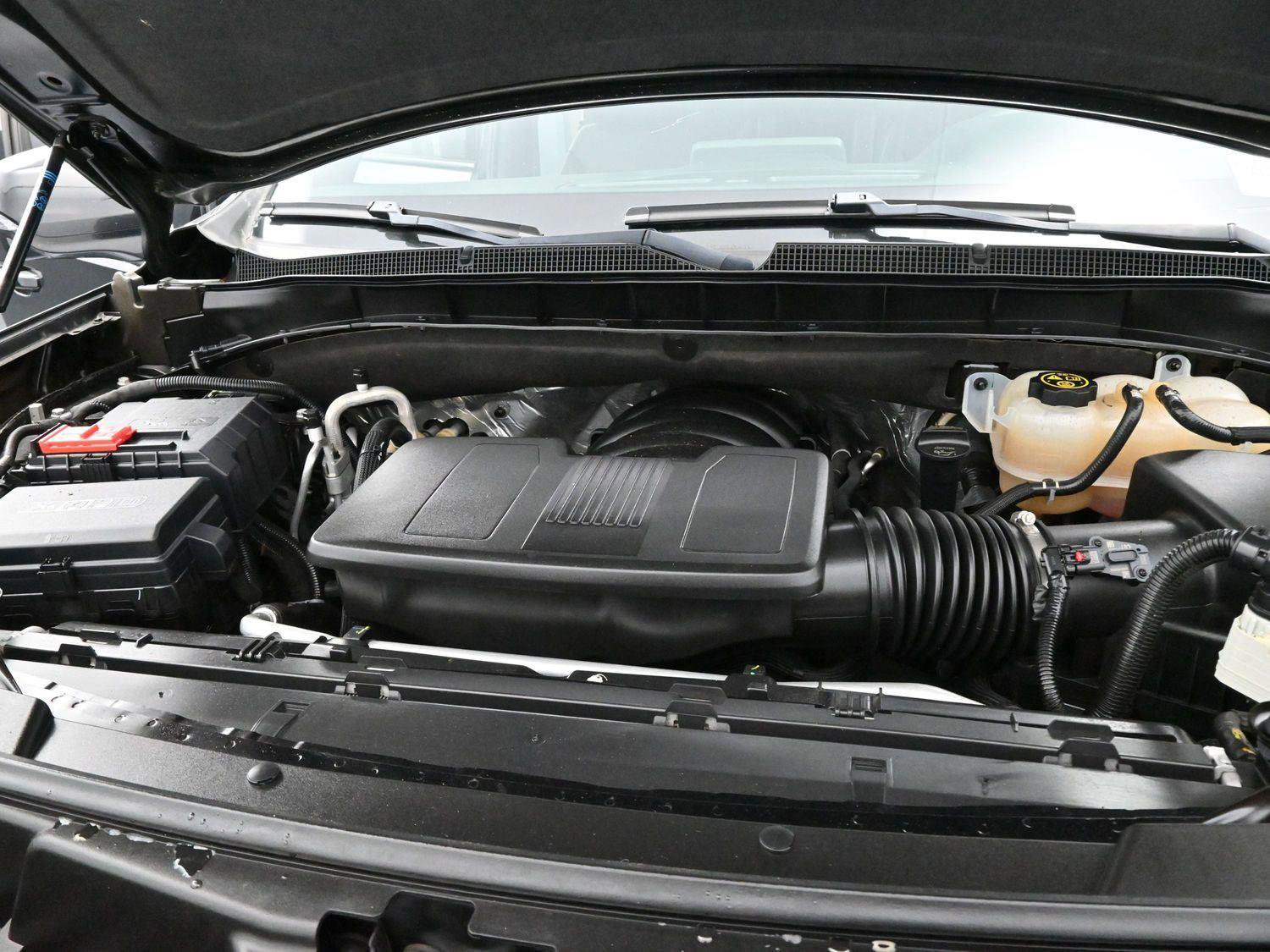 Used 2023 Chevrolet Tahoe Z71 w/ Luxury Package AWD/4WD image 36