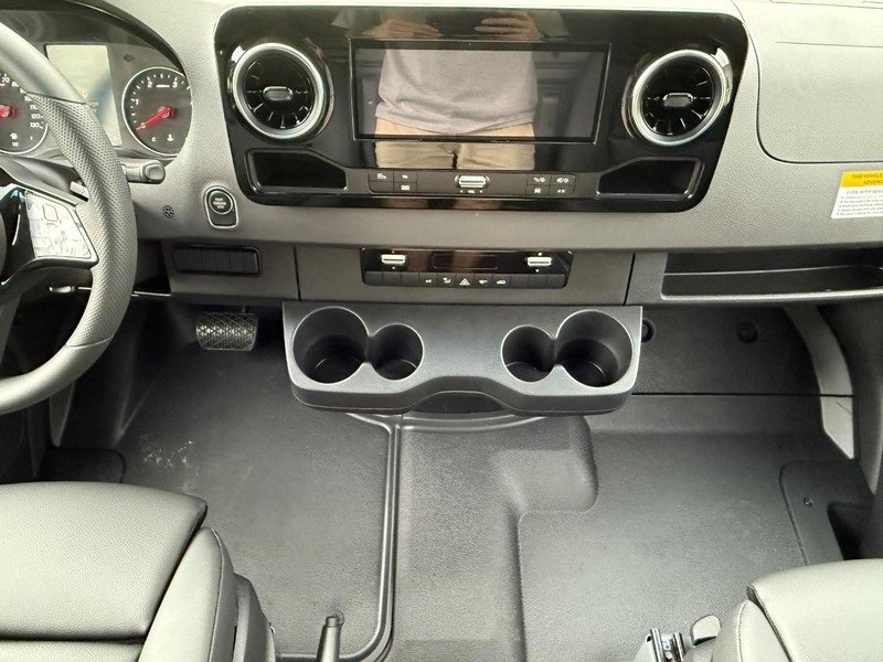 New 2025 Mercedes-Benz Sprinter 2500 image 7