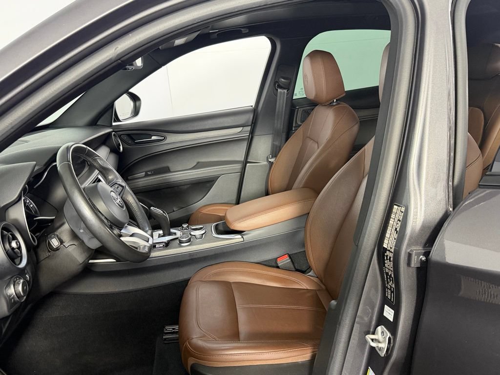 Used 2023 Alfa Romeo Stelvio Ti AWD/4WD image 24
