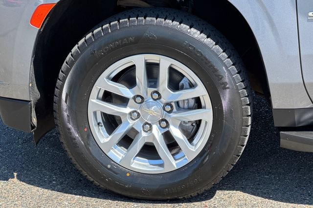 Used 2022 Chevrolet Suburban LT AWD/4WD image 46
