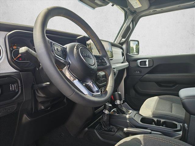 Used 2024 Jeep Wrangler Unlimited Sahara AWD/4WD image 16