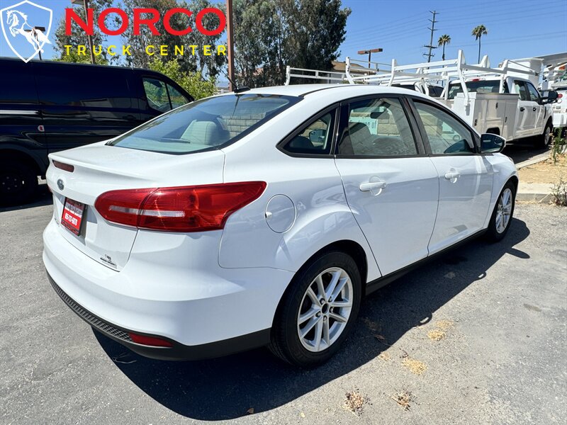 Used 2015 Ford Focus SE FWD image 8