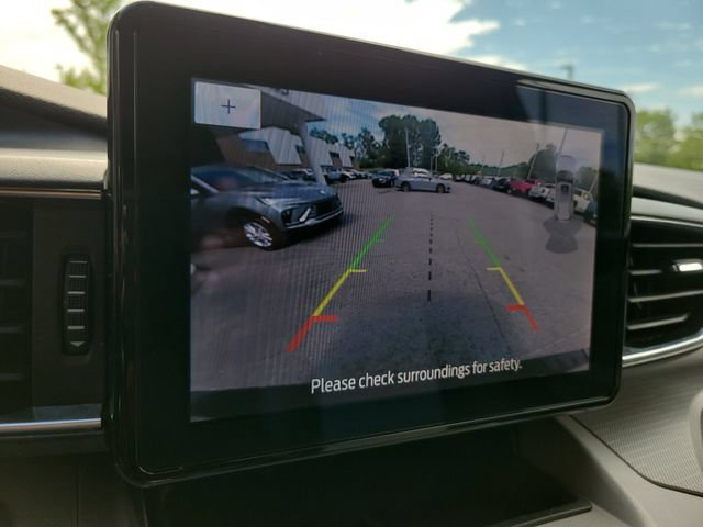 Used 2023 Ford Explorer XLT w/ Equipment Group 202A AWD/4WD image 23