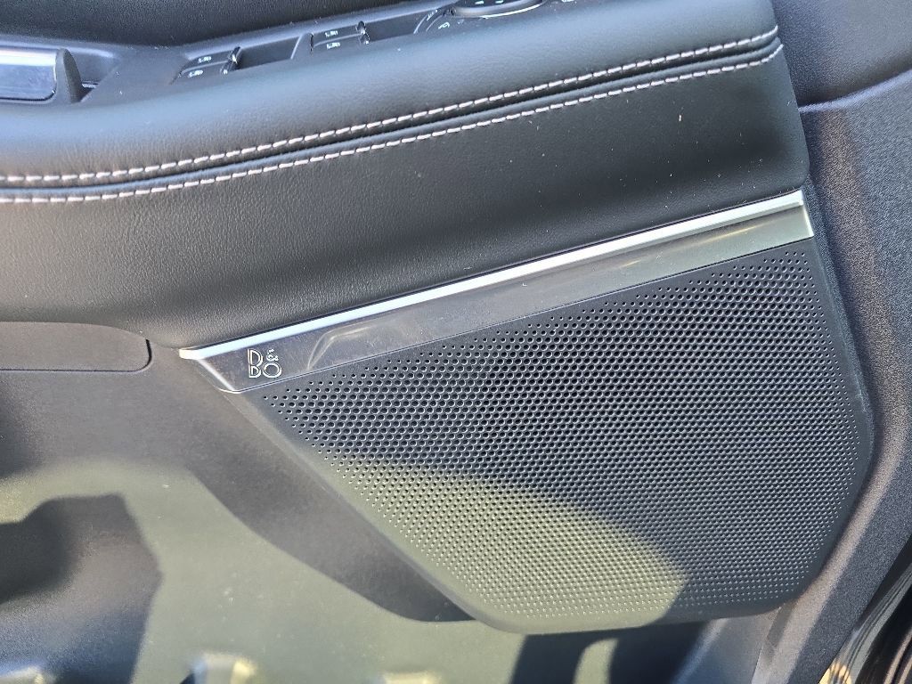 Used 2025 Ford Expedition Platinum w/ Stealth Performance Package AWD/4WD image 12