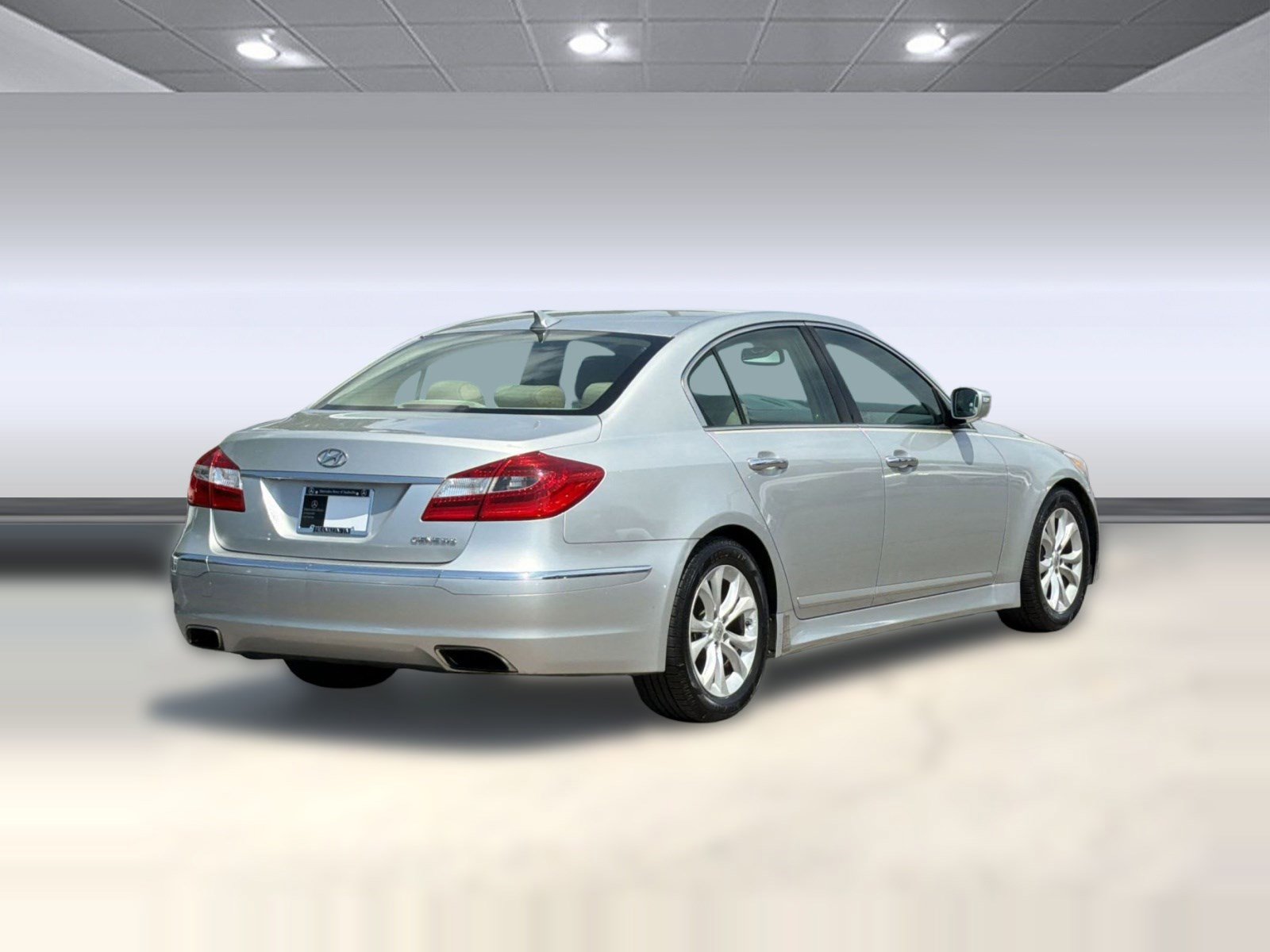 Used 2012 Hyundai Genesis 3.8 RWD image 9
