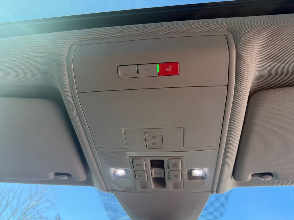 Used 2021 Volkswagen Atlas SEL image 19