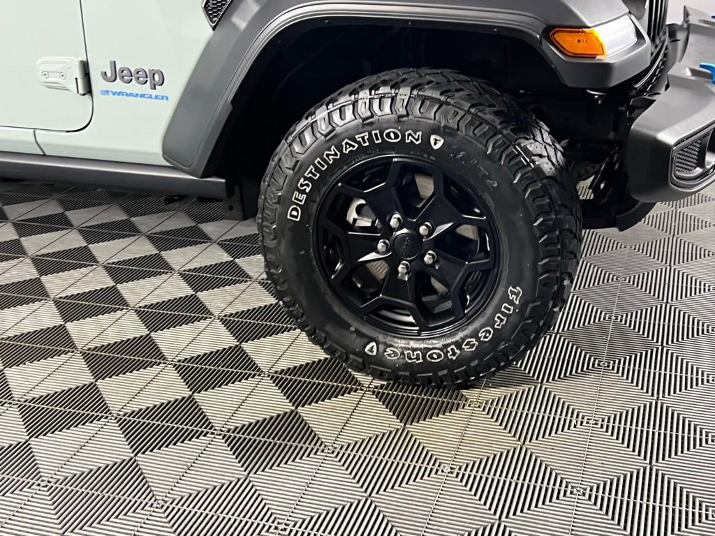 Used 2023 Jeep Wrangler Unlimited w/ Cold Weather Group image 13