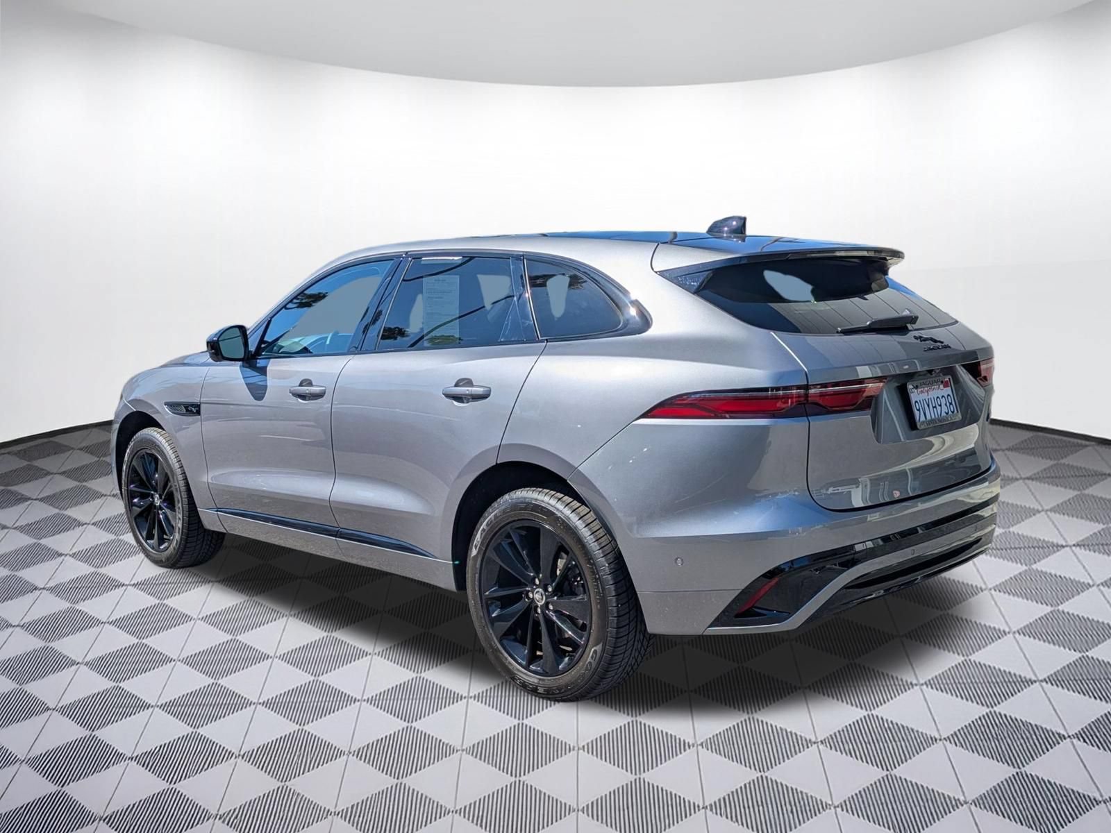 Used 2026 Jaguar F-PACE R-Dynamic S AWD/4WD image 3