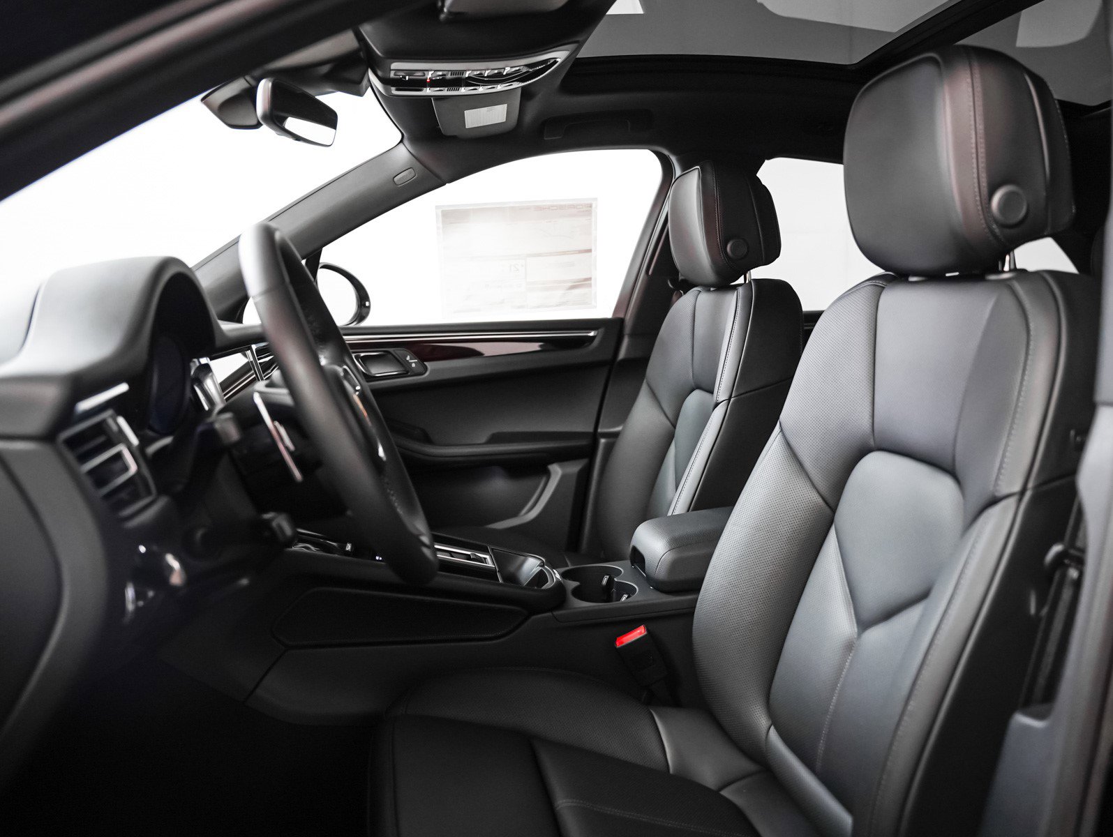 New 2026 Porsche Macan image 5