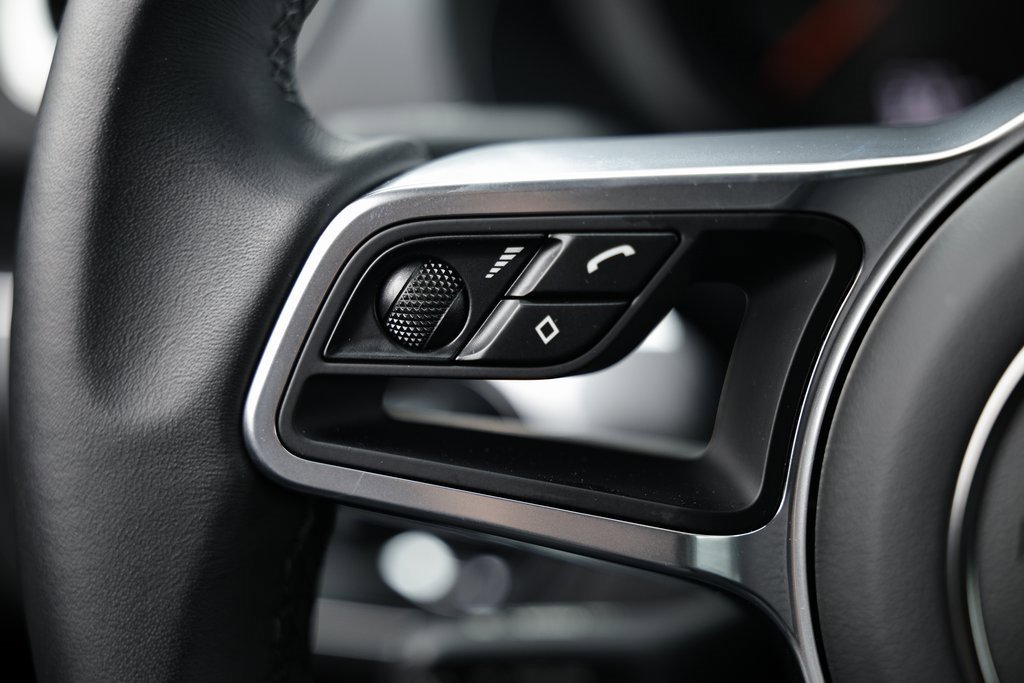 Certified 2024 Porsche 718 Boxster image 33