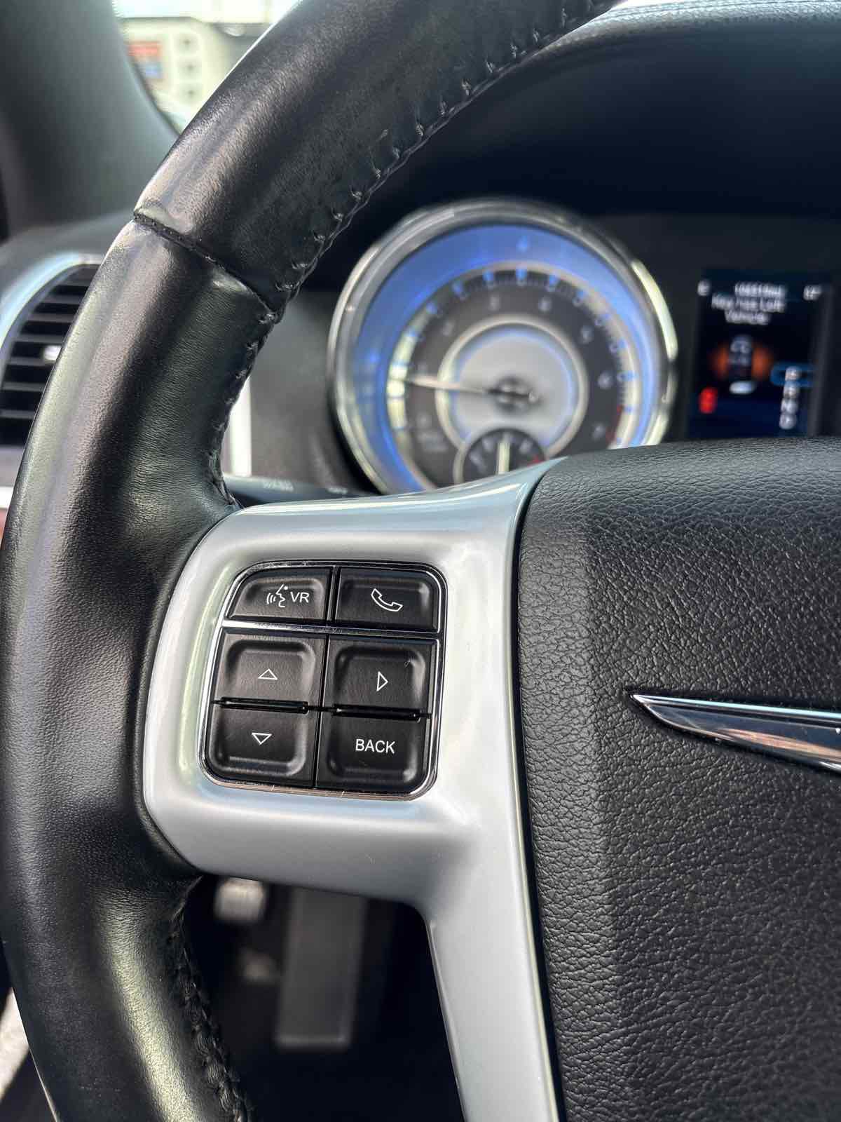 Used 2014 Chrysler 300 image 20