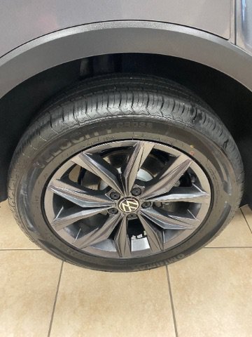 Used 2023 Volkswagen Tiguan SE FWD image 31