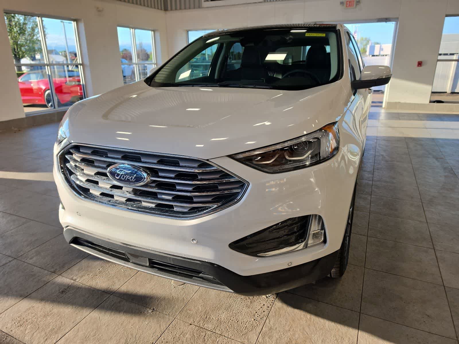 Used 2024 Ford Edge Titanium w/ Equipment Group 301A AWD/4WD image 2