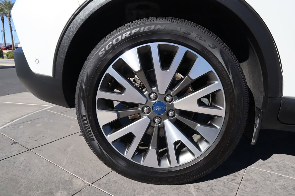 Used 2020 Ford Escape Titanium image 31