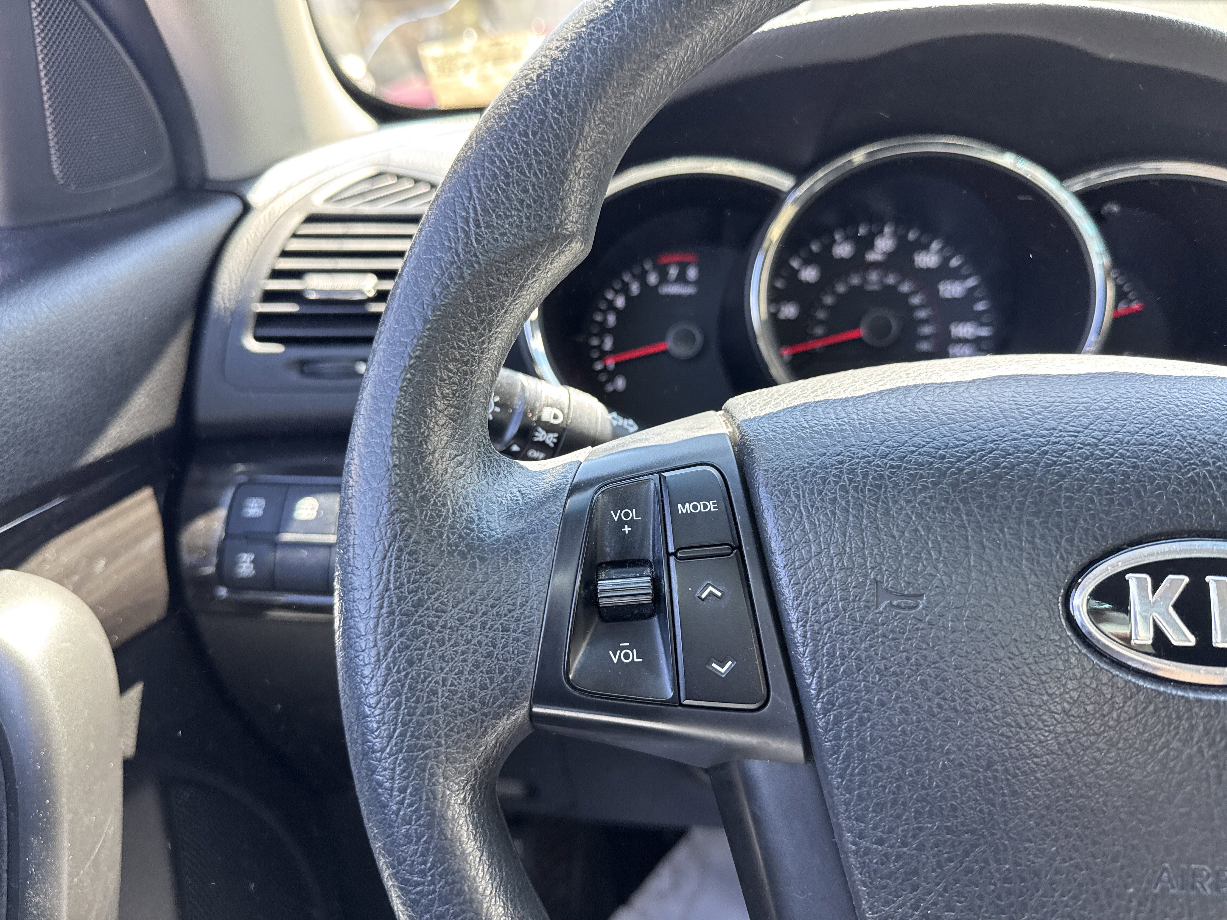 Used 2013 Kia Sorento LX image 23