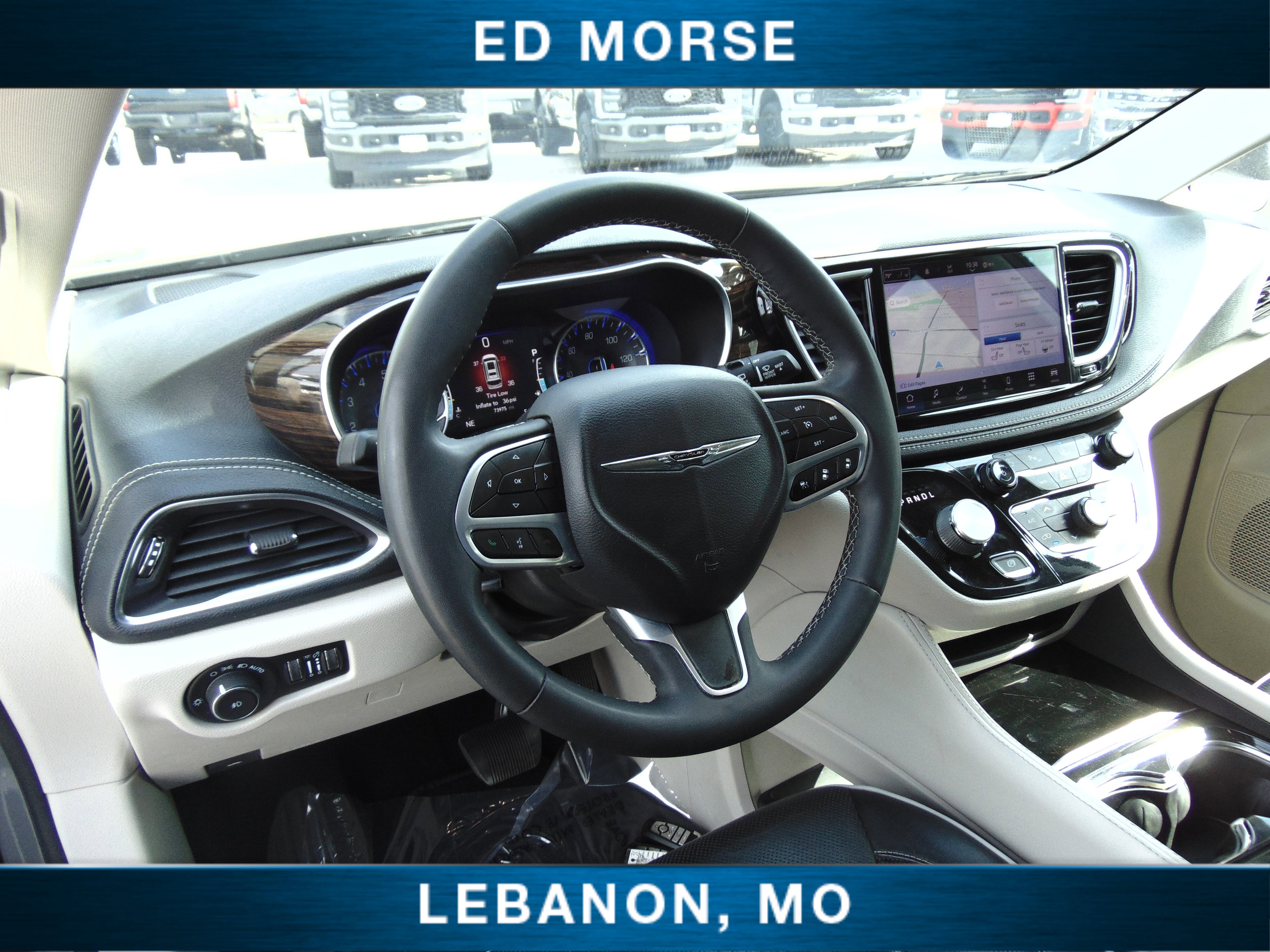 Used 2023 Chrysler Pacifica Limited image 19