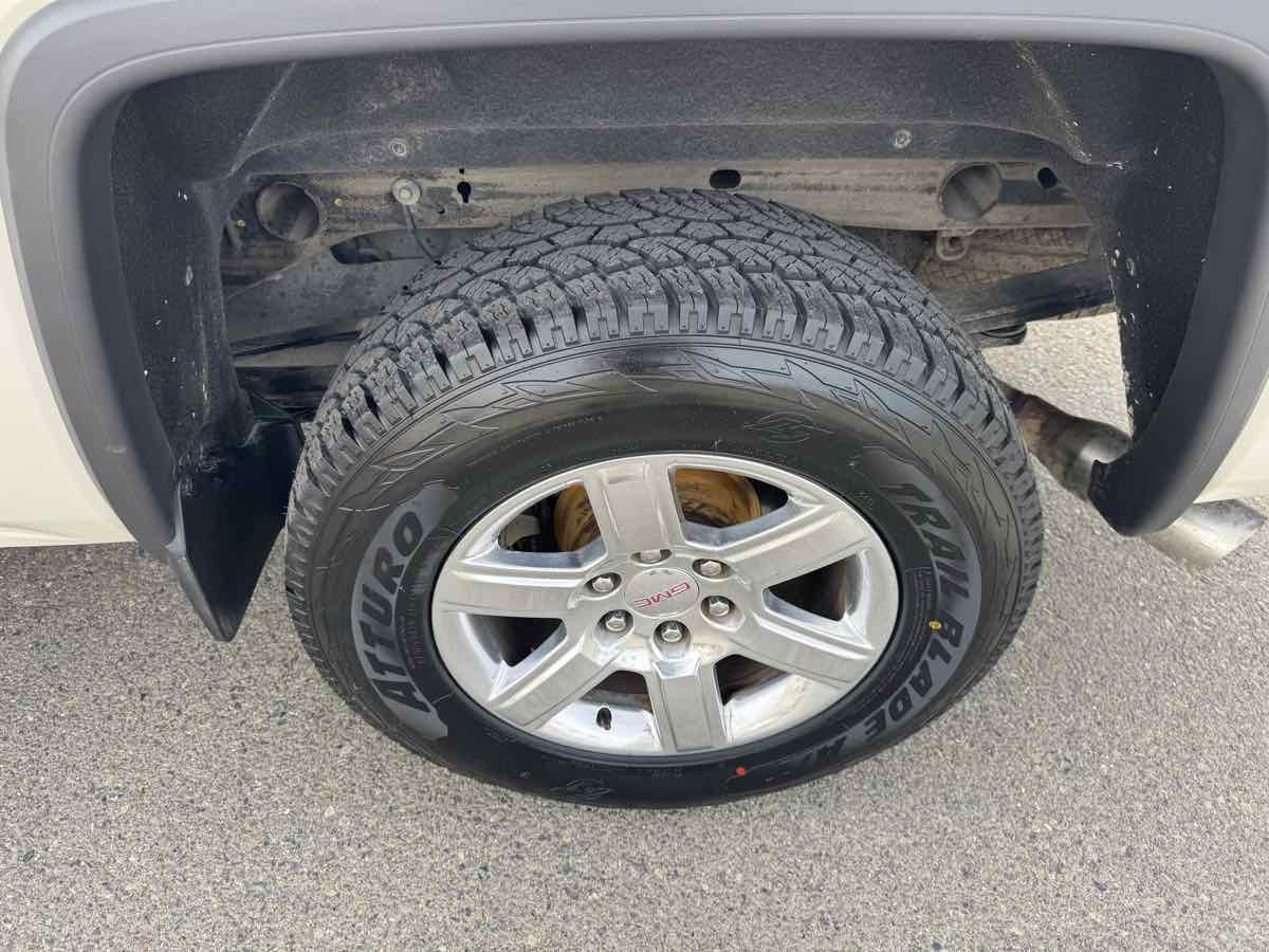 Used 2015 GMC Sierra 1500 SLT w/ Suspension Package, Off-Road image 34