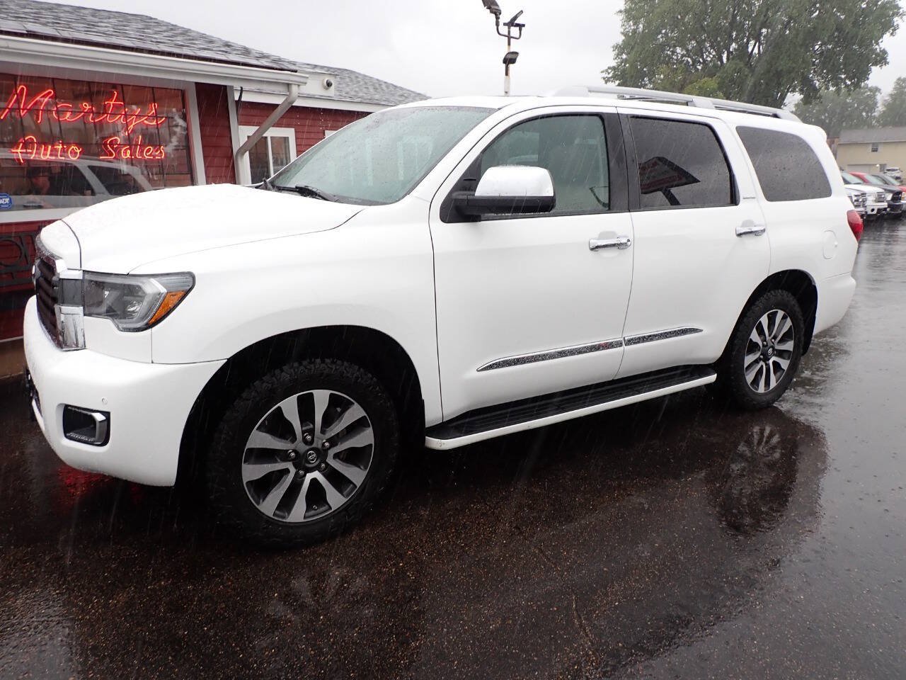 Used 2018 Toyota Sequoia Limited w/ Safety & Convenience Package AWD/4WD image 3