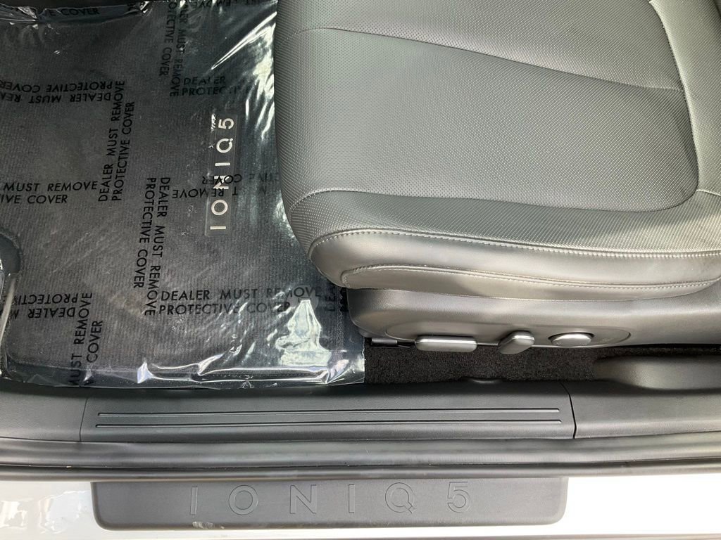 Used 2025 Hyundai Ioniq 5 SEL image 16
