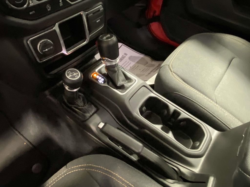 Used 2024 Jeep Wrangler Sport image 17