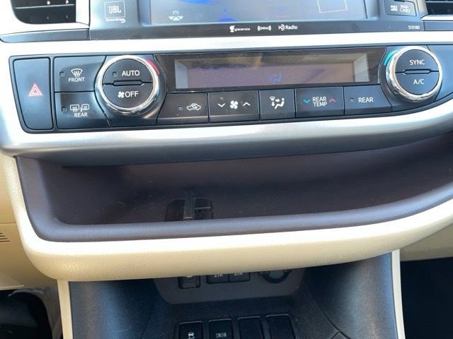 Used 2017 Toyota Highlander Limited Platinum image 19