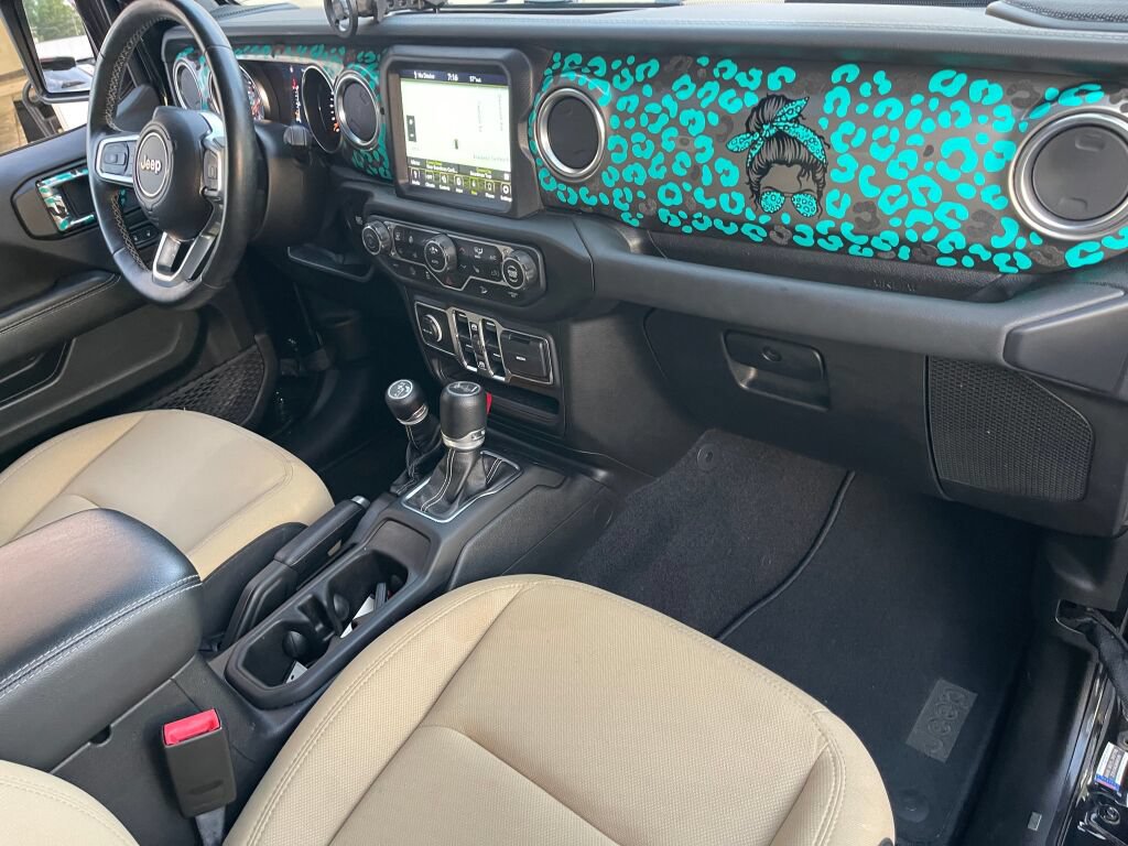 Used 2021 Jeep Wrangler Unlimited Sahara AWD/4WD image 31