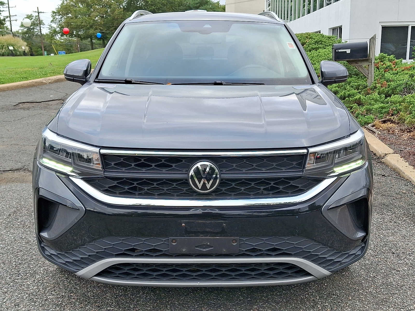 Used 2022 Volkswagen Taos SE AWD/4WD image 2