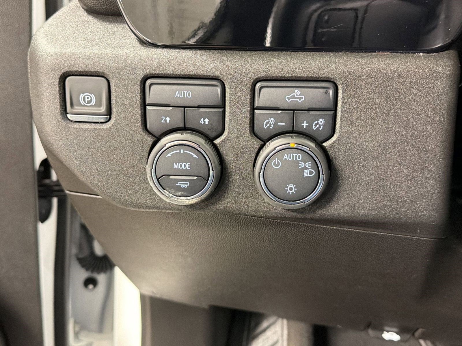 Certified 2025 Chevrolet Silverado 1500 LT image 27