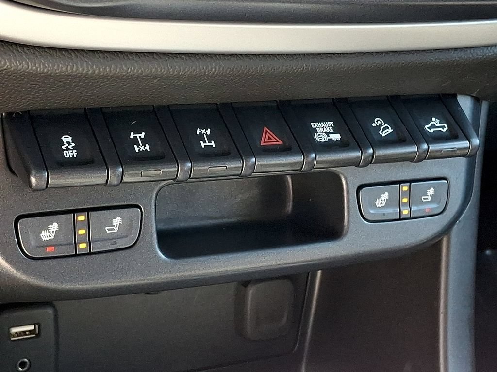 Used 2018 Chevrolet Colorado ZR2 w/ LPO, Premium Interior Package AWD/4WD image 25