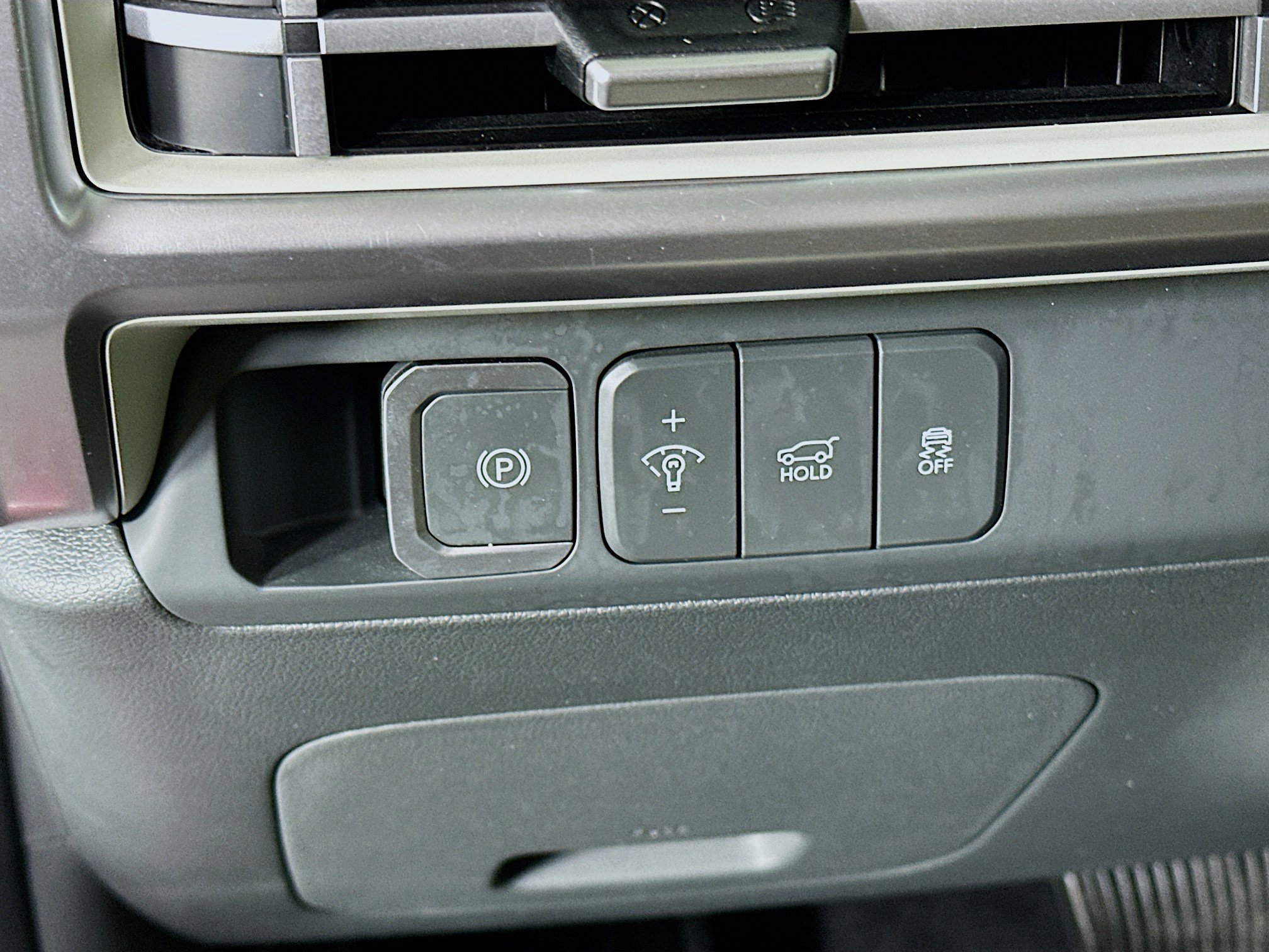Used 2025 Hyundai Santa Fe SEL FWD image 17