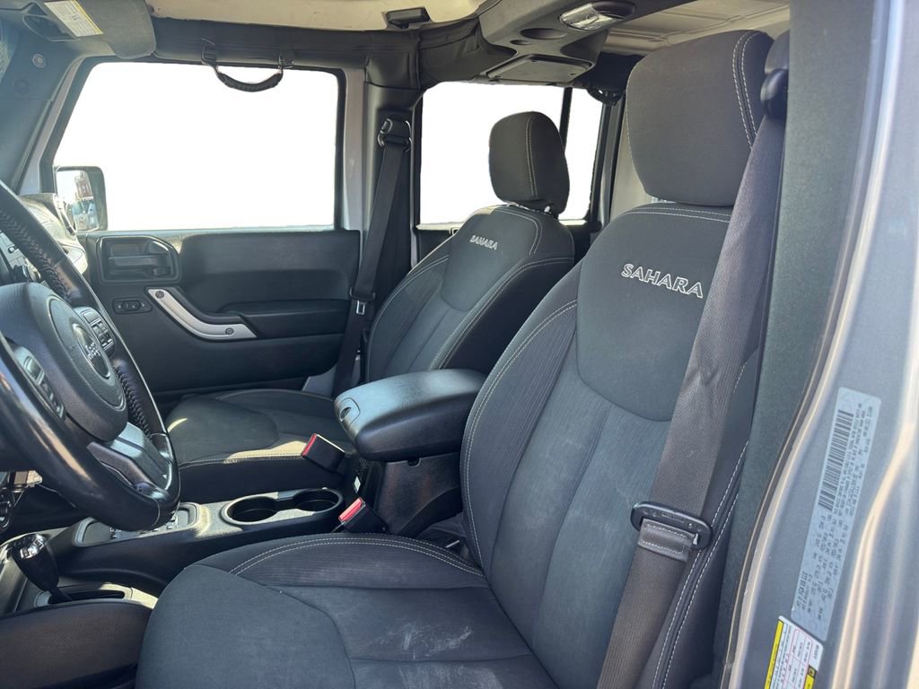 Used 2018 Jeep Wrangler Unlimited Sahara image 9