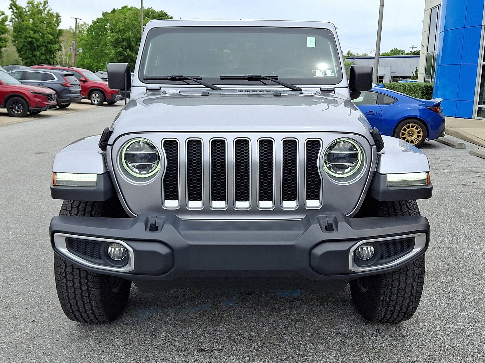 Used 2018 Jeep Wrangler Unlimited Sahara AWD/4WD image 2