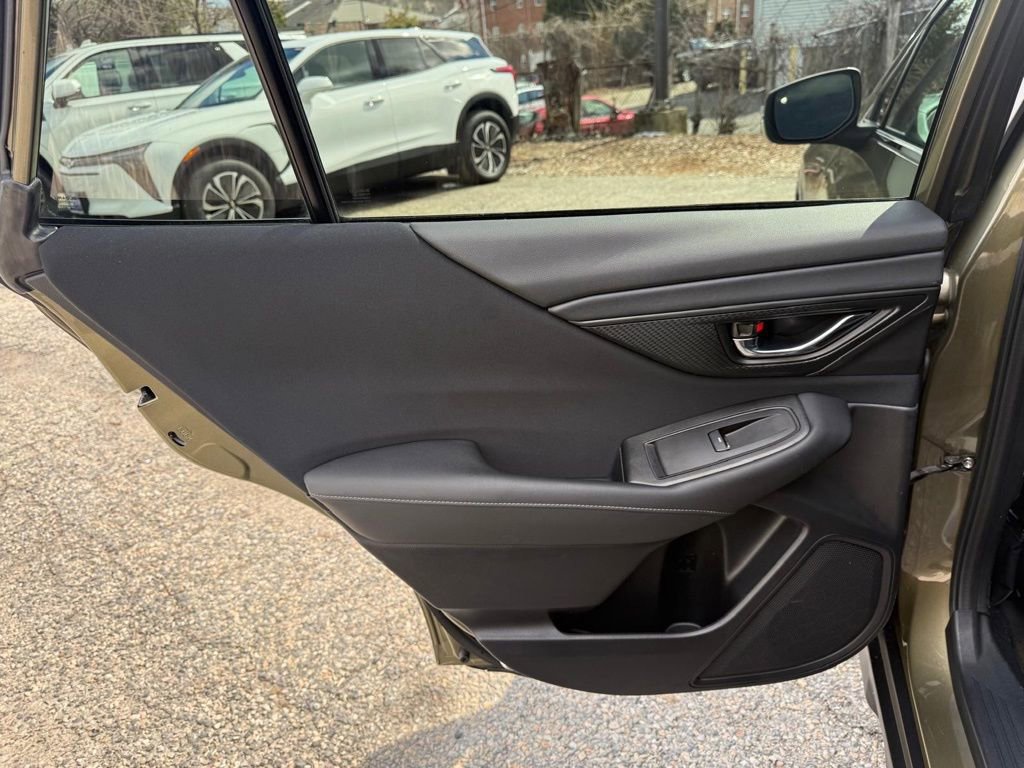 Used 2022 Subaru Outback Premium image 16