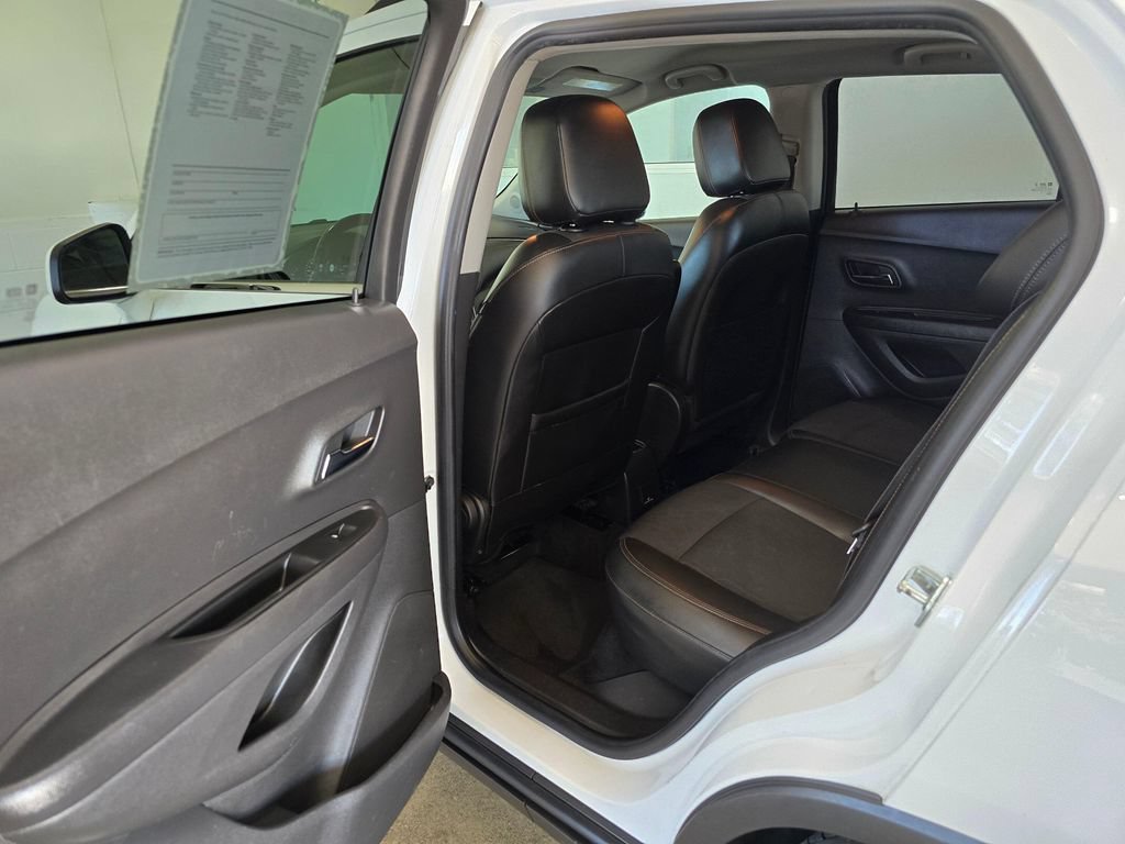Used 2019 Chevrolet Trax LT w/ LT Convenience Package AWD/4WD image 25