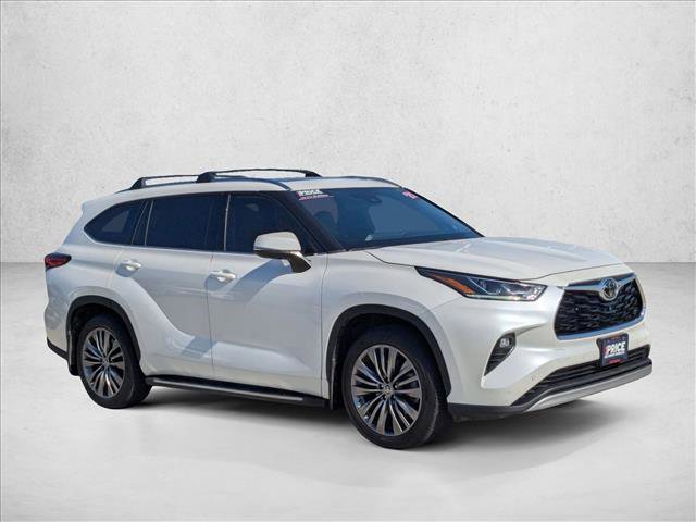 Used 2021 Toyota Highlander Platinum image 3